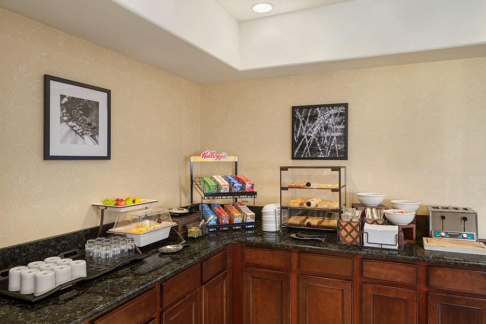 Country Inn & Suites By Radisson, Bloomington-Normal Airport, Il Kültér fotó